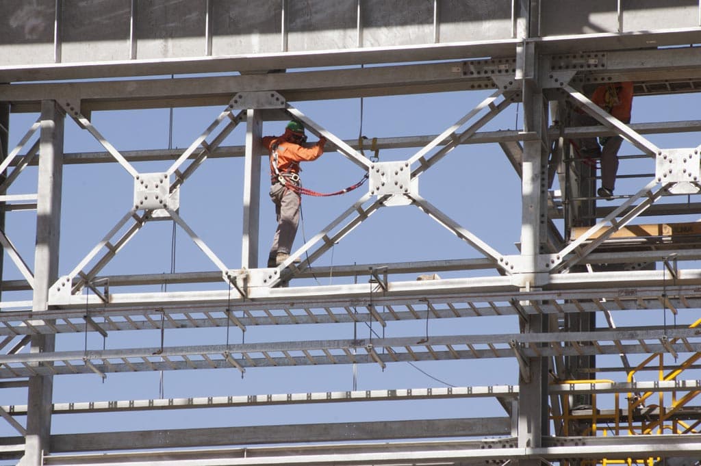 Alarga la vida útil de tus estructuras metálicas con mantenimiento experto