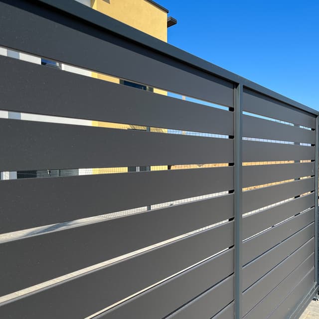 Contacta con Elías J. Iglesias